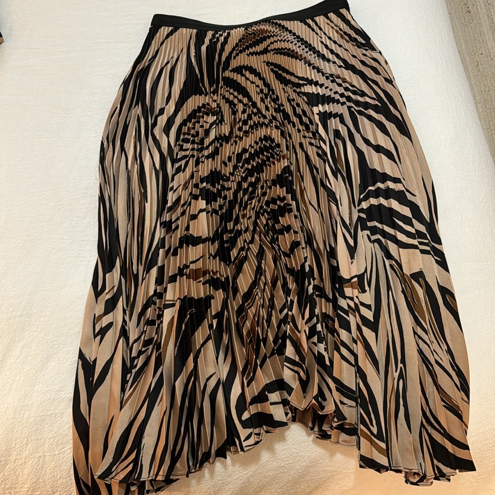 NWOT Bailey44 Logan Skirt - Picture 6 of 12
